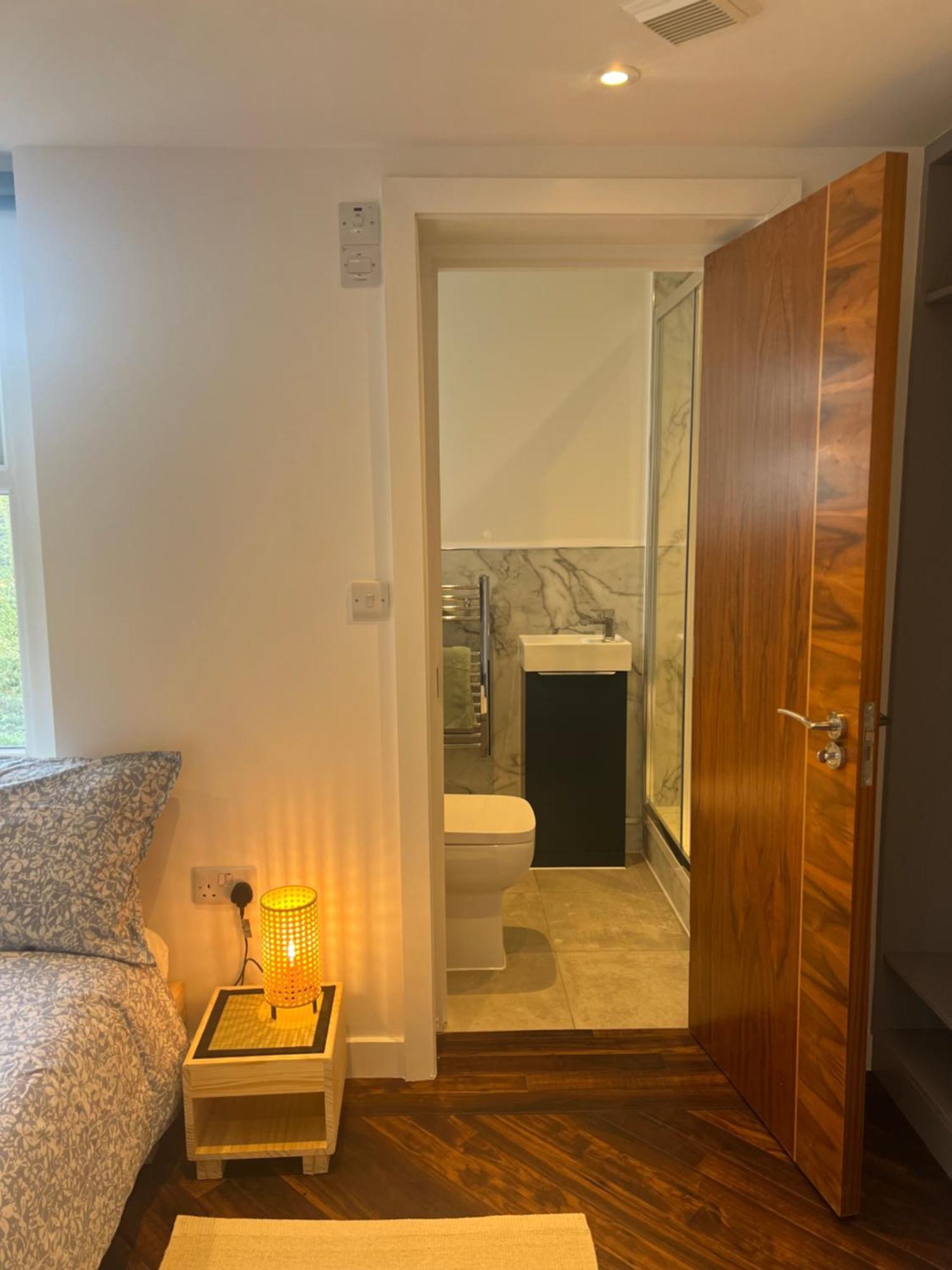 Spacious Battersea Rooms And Apartments London Exterior foto